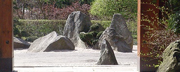 ogród japoński układ skał iwagumi